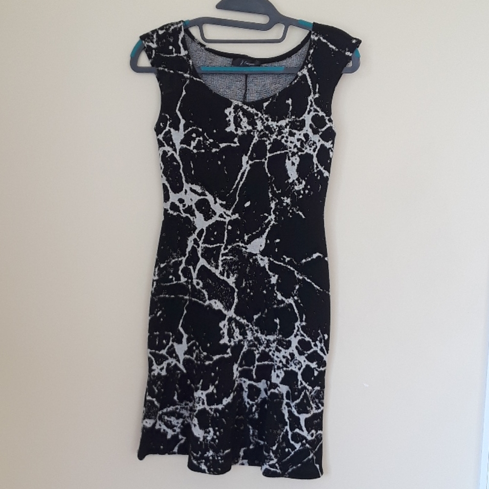 Sleeveless dress